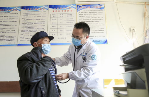 疫情防控與衛(wèi)生服務(wù)雙線并進(jìn)，健康咨詢(xún)助力全民健康素養(yǎng)提升